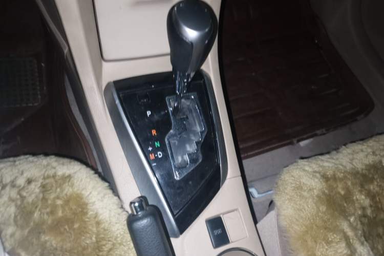Used Toyota Corolla 2014 1.6L CVT GL Gear Lever