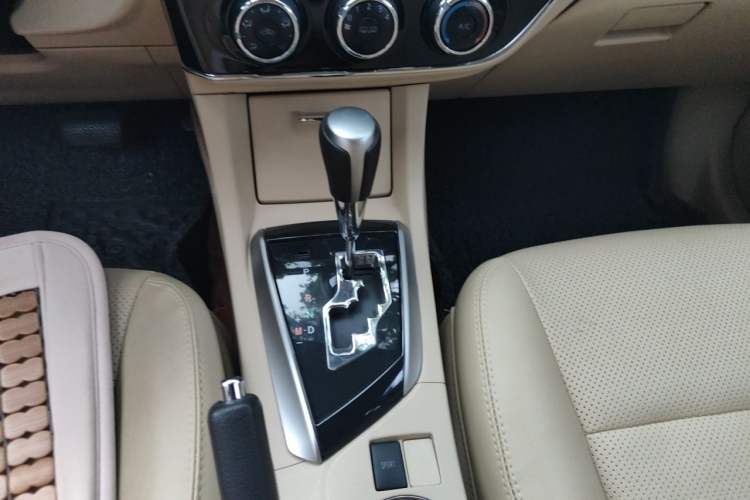 Used Toyota Corolla 2014 1.6L CVT GL Gear Lever