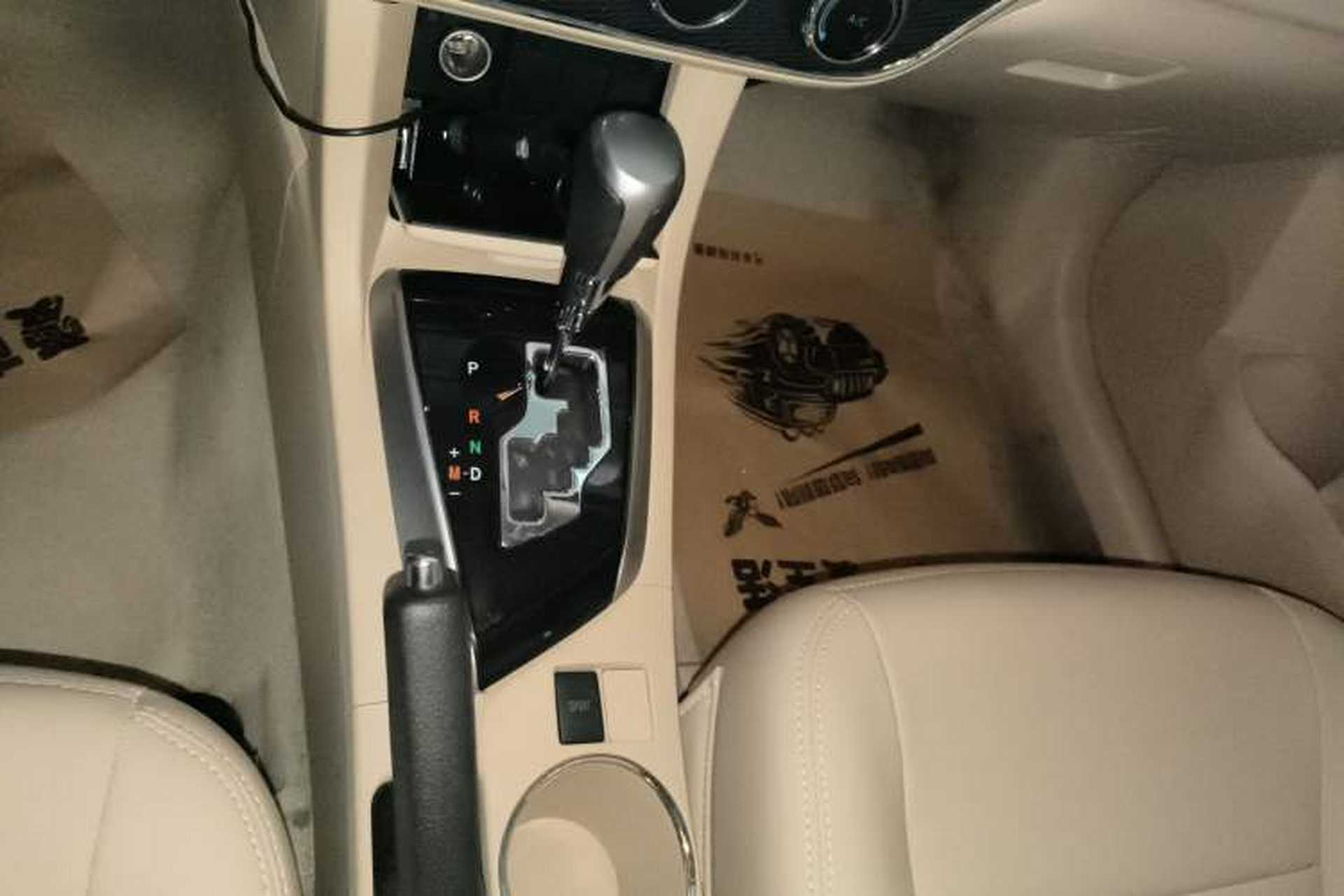 Used Toyota Corolla 2014 1.6L CVT GL-i Gear Lever