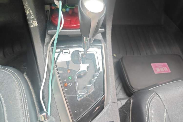 Used Toyota Corolla 2014 1.6L CVT GL-i Leather Edition Gear Lever
