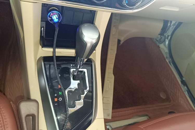 Used Toyota Corolla 2014 1.6L CVT GL Gear Lever