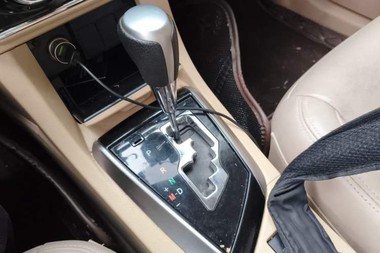 Used Toyota Corolla 2014 1.6L CVT GL Gear Lever