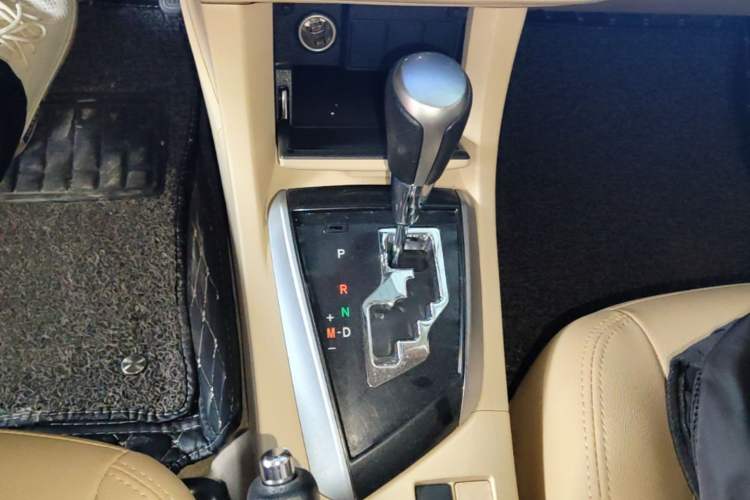 Used Toyota Corolla 2014 1.6L CVT GL-i Gear Lever
