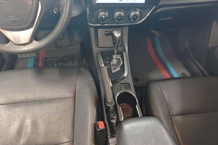 Used Toyota Corolla 2014 1.6L CVT GL-i Gear Lever
