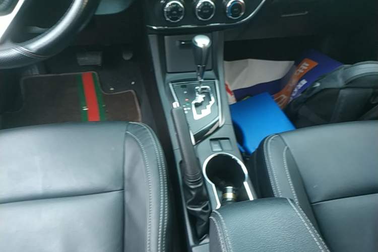 Used Toyota Corolla 2014 1.6L CVT GL-i Leather Edition Gear Lever