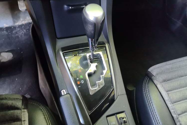 Used Toyota Corolla 2014 1.6L CVT GL Gear Lever