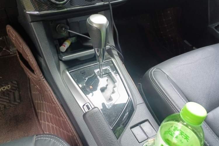 Used Toyota Corolla 2014 1.6L CVT GL-i Leather Edition Gear Lever