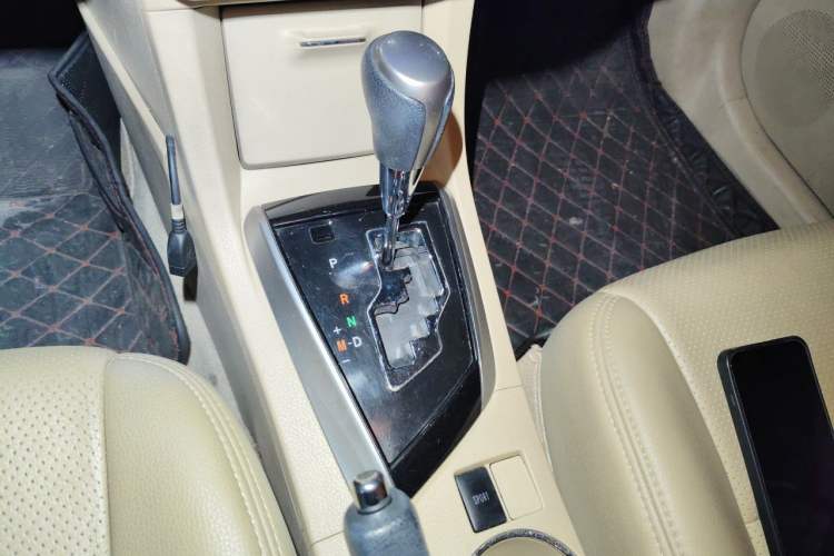 Used Toyota Corolla 2014 1.6L CVT GL Gear Lever