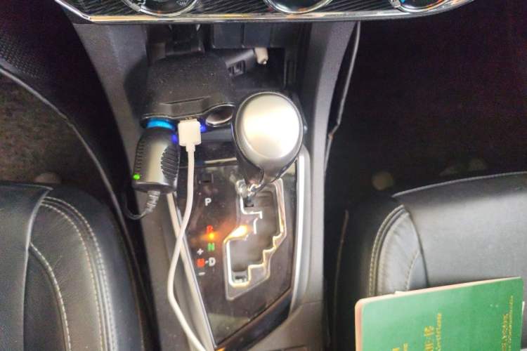 Used Toyota Corolla 2014 1.6L CVT GL-i Leather Edition Gear Lever