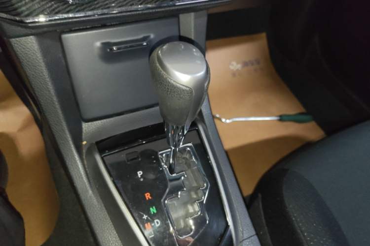 Used Toyota Corolla 2014 1.6L CVT GL-i Gear Lever