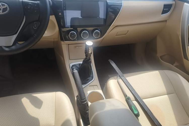 Used Toyota Corolla 2014 1.6L Manual GL Gear Lever