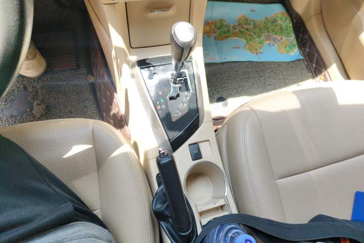 Used Toyota Corolla 2014 1.6L CVT GL Gear Lever
