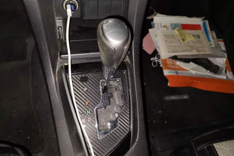 Used Toyota Corolla 2014 1.6L CVT GL-i Gear Lever