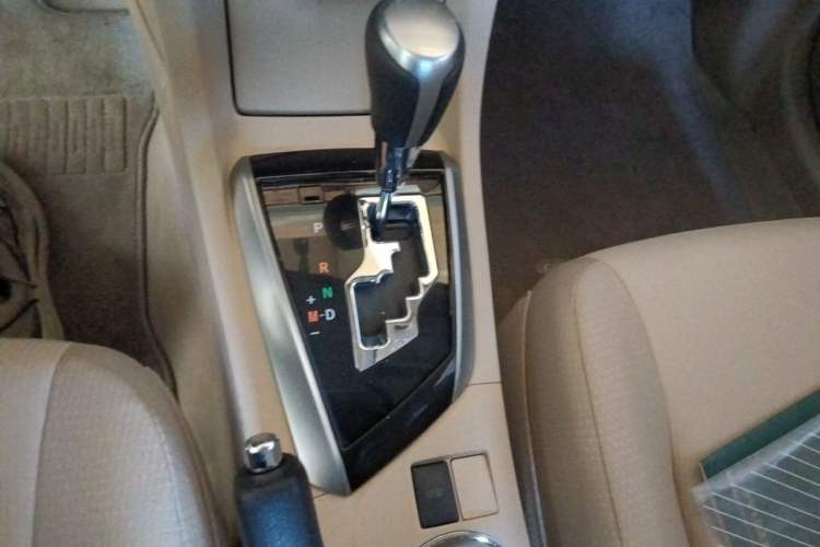 Used Toyota Corolla 2014 1.6L CVT GL Gear Lever