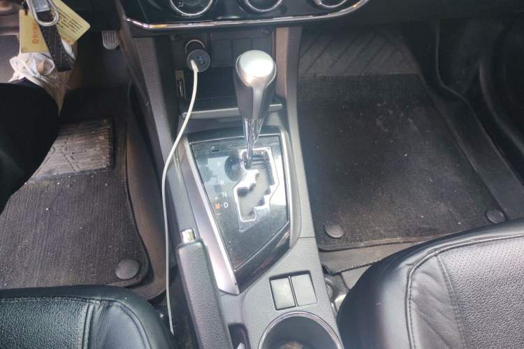 Used Toyota Corolla 2014 1.6L CVT GL Gear Lever