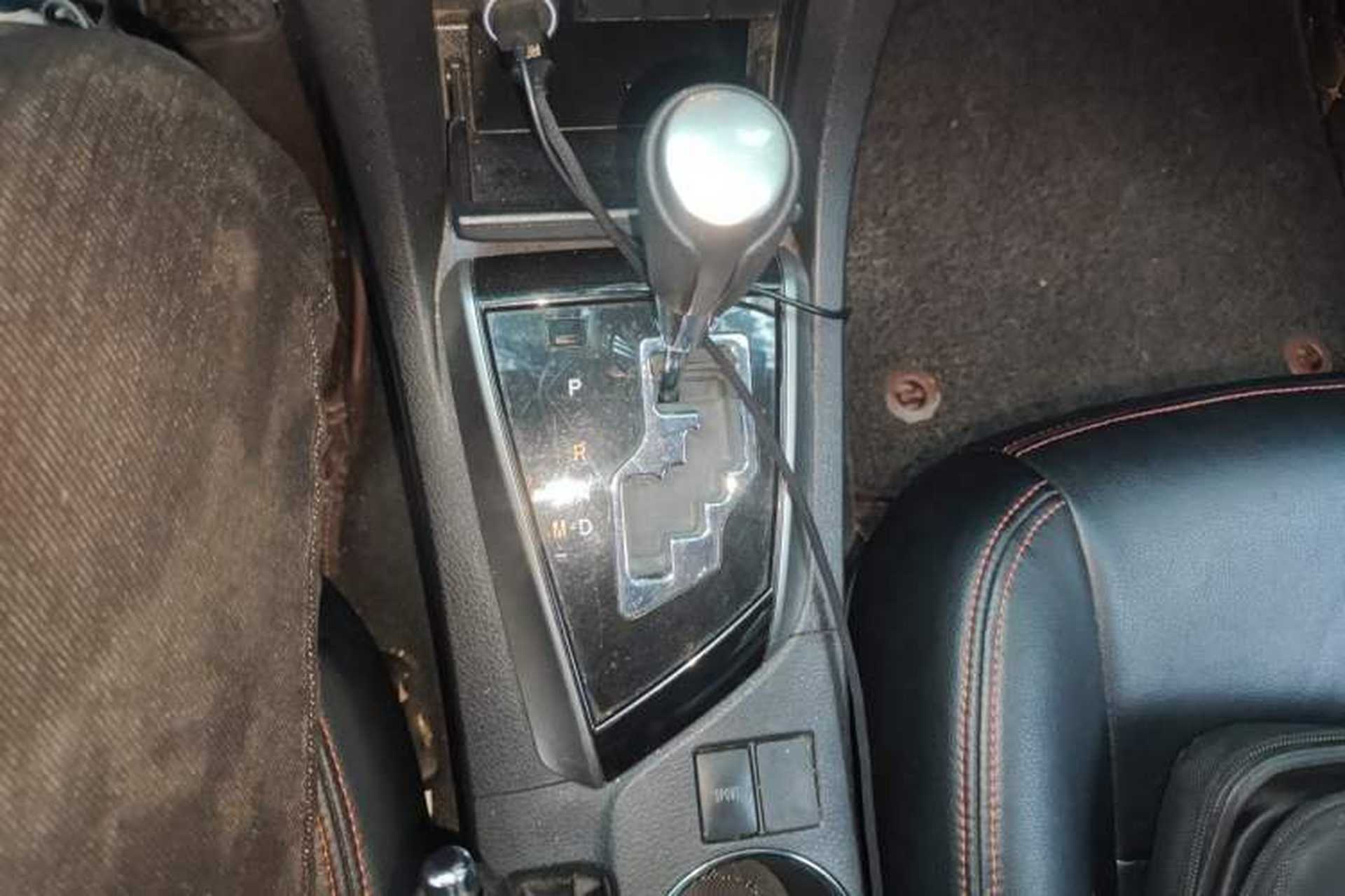 Used Toyota Corolla 2014 1.6L CVT GL Gear Lever