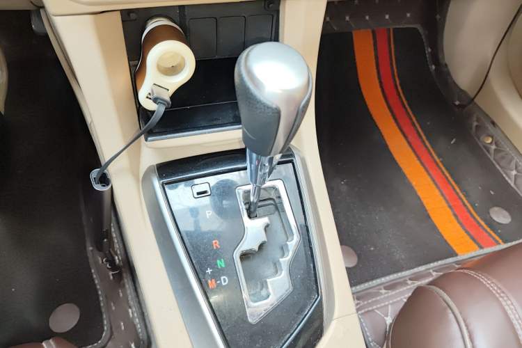 Used Toyota Corolla 2014 1.6L CVT GL-i Gear Lever