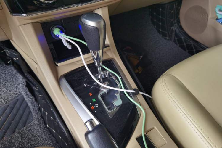 Used Toyota Corolla 2014 1.6L CVT GL Gear Lever