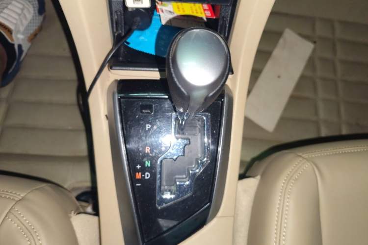 Used Toyota Corolla 2014 1.6L CVT GL Gear Lever