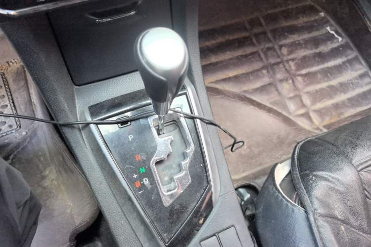 Used Toyota Corolla 2014 1.6L CVT GL Gear Lever