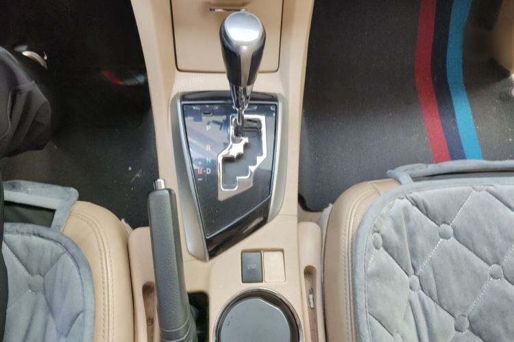 Used Toyota Corolla 2014 1.6L CVT GL-i Leather Edition Gear Lever