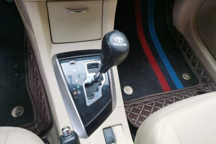 Used Toyota Corolla 2014 1.6L CVT GL Gear Lever