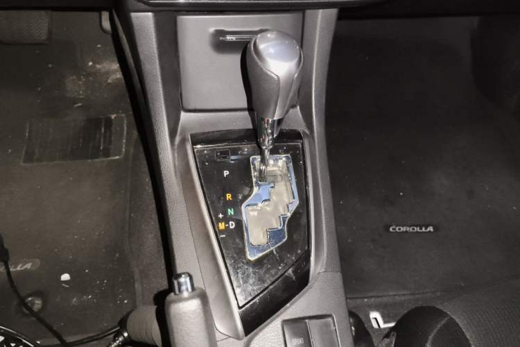 Used Toyota Corolla 2014 1.6L CVT GL Gear Lever