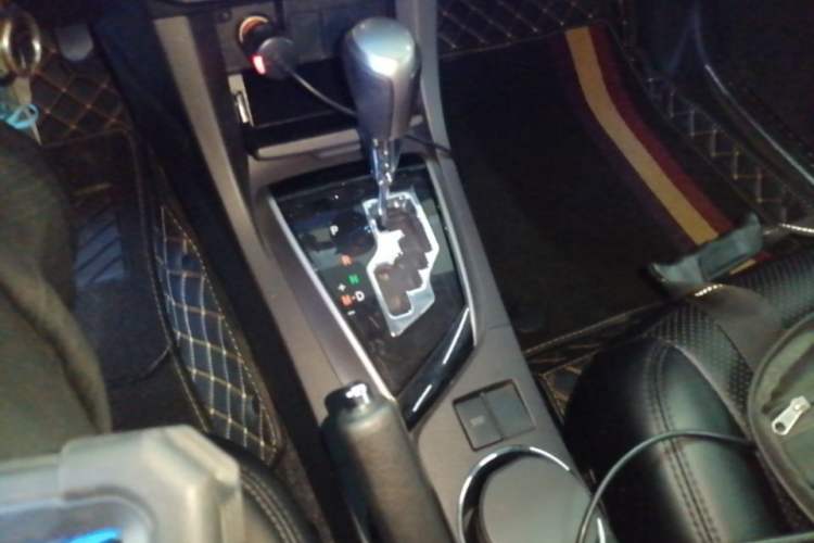 Used Toyota Corolla 2014 1.6L CVT GL Gear Lever
