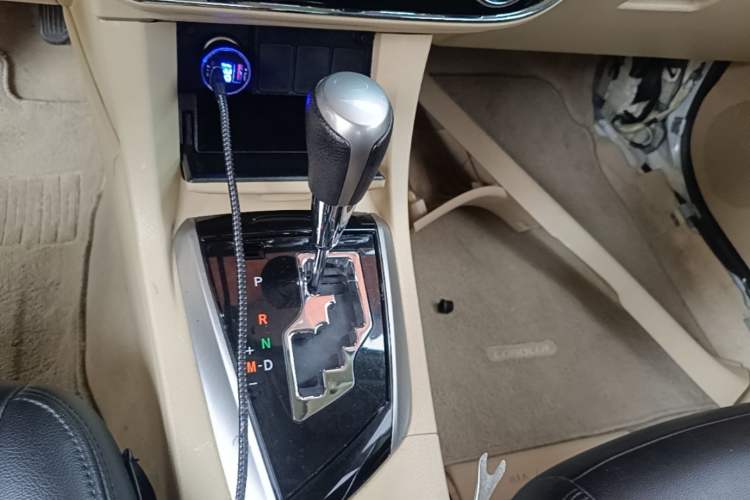 Used Toyota Corolla 2014 1.6L CVT GL Gear Lever