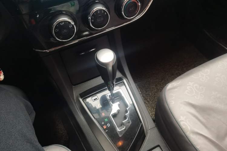 Used Toyota Corolla 2014 1.6L CVT GL-i Gear Lever