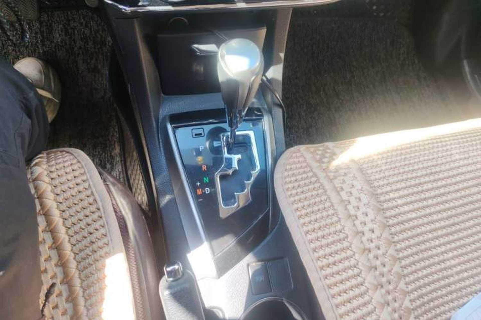 Used Toyota Corolla 2014 1.6L CVT GL Gear Lever