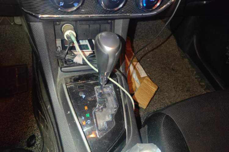 Used Toyota Corolla 2014 1.6L CVT GL-i Gear Lever