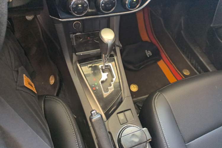Used Toyota Corolla 2014 1.6L CVT GL Gear Lever