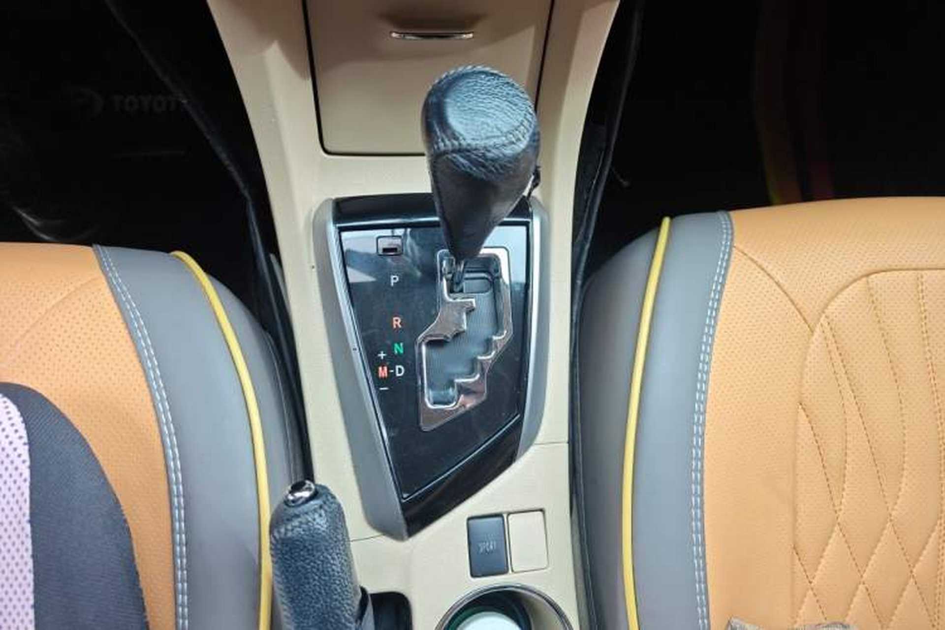 Used Toyota Corolla 2014 1.6L CVT GL Gear Lever
