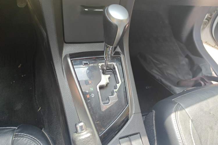 Used Toyota Corolla 2014 1.6L CVT GL-i Leather Edition Gear Lever