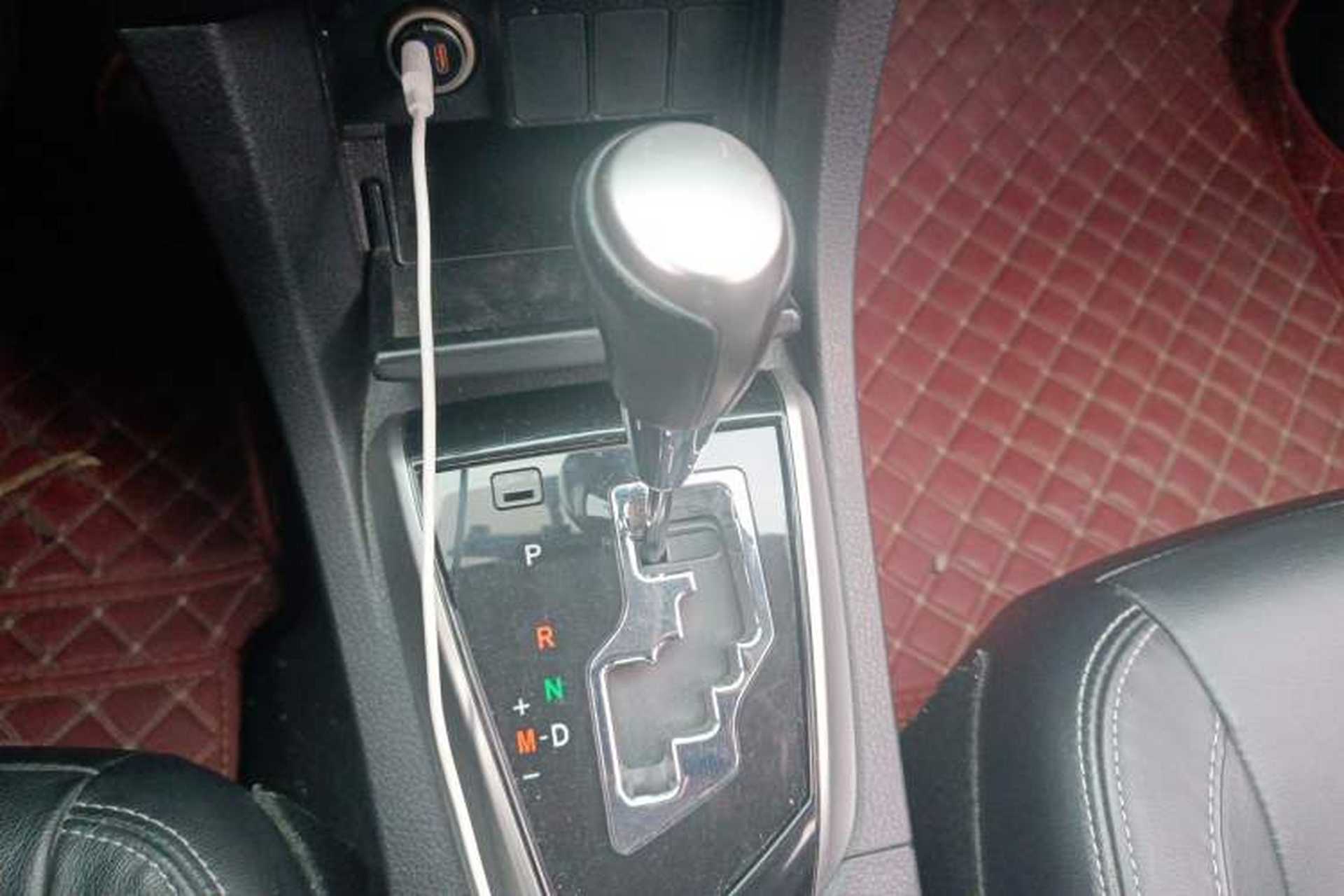 Used Toyota Corolla 2014 1.6L CVT GL-i Gear Lever