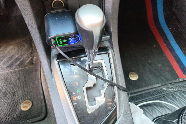 Used Toyota Corolla 2014 1.6L CVT GL-i Leather Edition Gear Lever