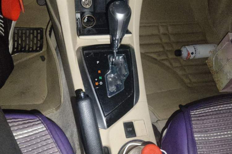 Used Toyota Corolla 2014 1.6L CVT GL Gear Lever