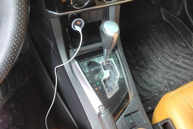 Used Toyota Corolla 2014 1.6L CVT GL Gear Lever