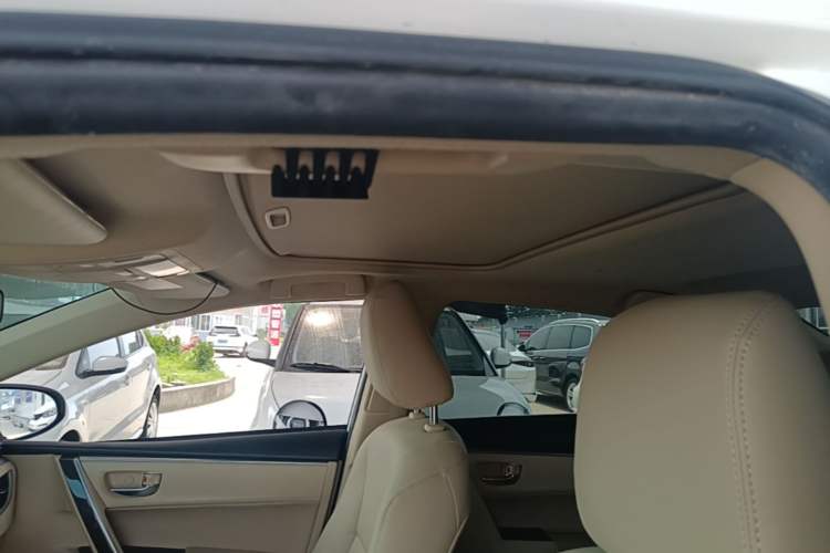Used Toyota Corolla 2014 1.6L CVT GL-i Headliner