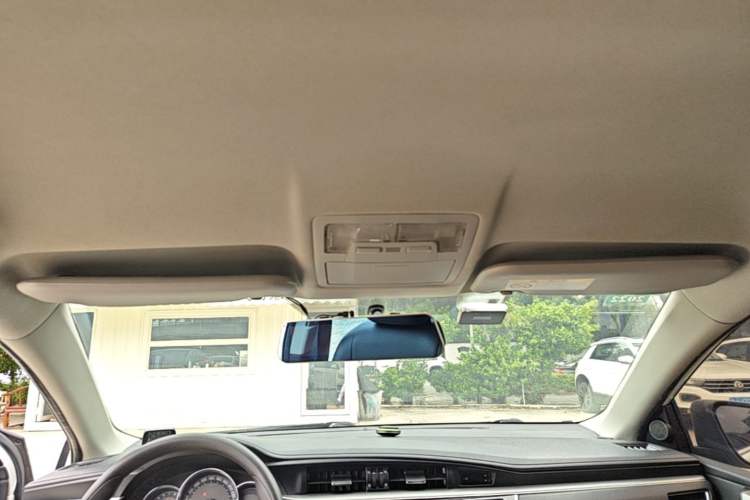 Used Toyota Corolla 2014 1.6L CVT GL Headliner