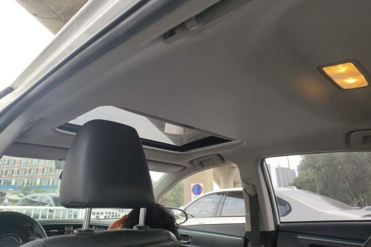 Used Toyota Corolla 2014 1.6L CVT GL-i Leather Edition Headliner