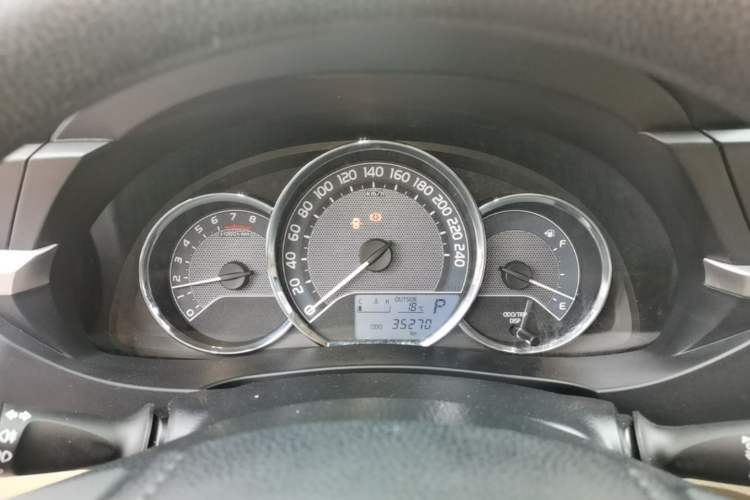 Used Toyota Corolla 2014 1.6L CVT GL Instrument Cluster