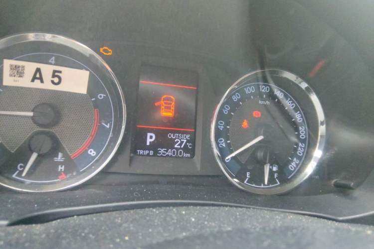 Used Toyota Corolla 2014 1.6L CVT GL-i Leather Edition Instrument Cluster