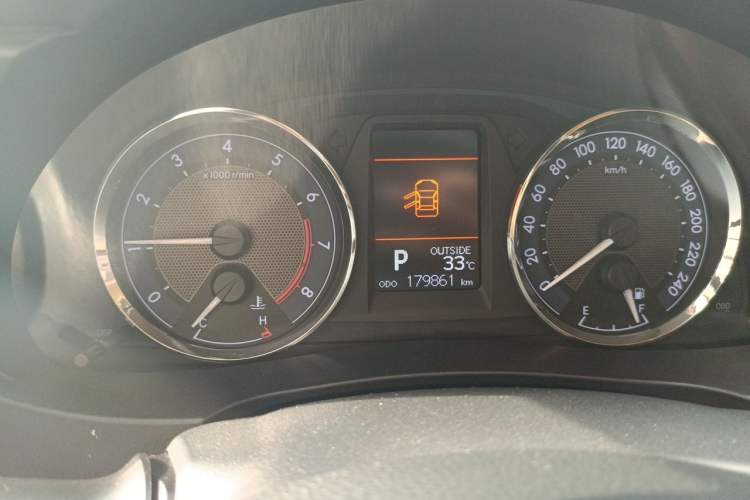Used Toyota Corolla 2014 1.6L CVT GL-i Leather Edition Instrument Cluster