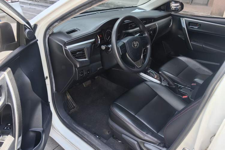 Used Toyota Corolla 2014 1.6L CVT GL-i Interior 1