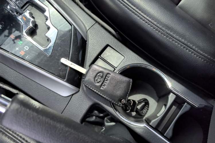 Used Toyota Corolla 2014 1.6L CVT GL Interior 1
