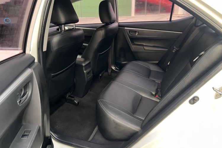 Used Toyota Corolla 2014 1.6L CVT GL Interior 11