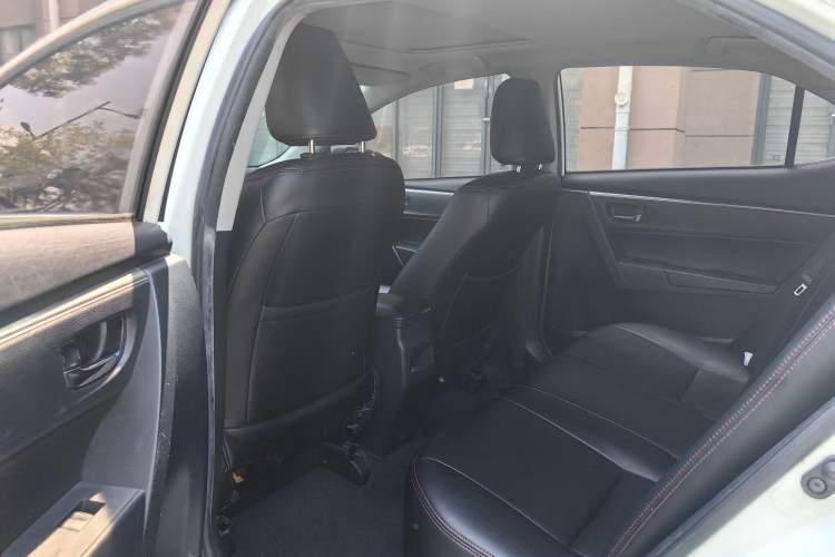Used Toyota Corolla 2014 1.6L CVT GL-i Interior 2