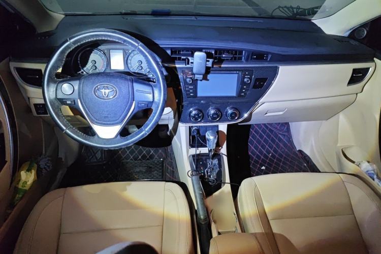 Used Toyota Corolla 2014 1.6L CVT GL-i Leather Edition Interior 2
